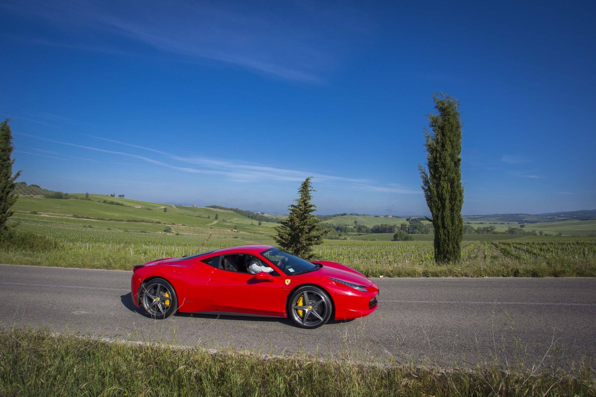 How Much Does It Cost To Rent A Ferrari In Italy? What You Should Know About Living This Incredible Experience.