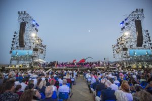 Vista do setor Executive no teatro del silenzio, onde acontece o show anual de Andrea Bocelli na Toscana